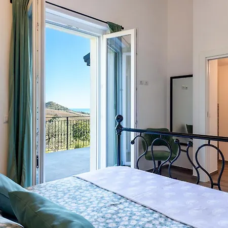 Dimora Campo Delle Mura 4&2, Emma Villa